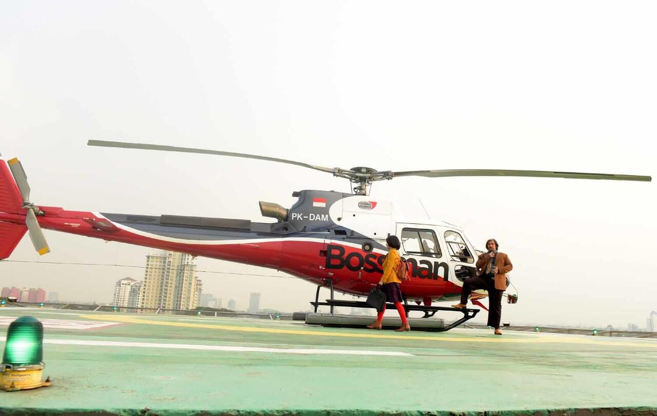 Reza Rahadian dan BCL Di Helikopter Bossman