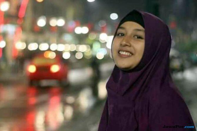 Gadis Cantik Ini Beasiswanya Diputus Tanpa Alasan Karena Menjadi Mualaf