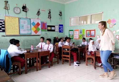 SD Plus Al-Kautsar Datangkan Guru dari Spanyol, Belajar Makin Asik