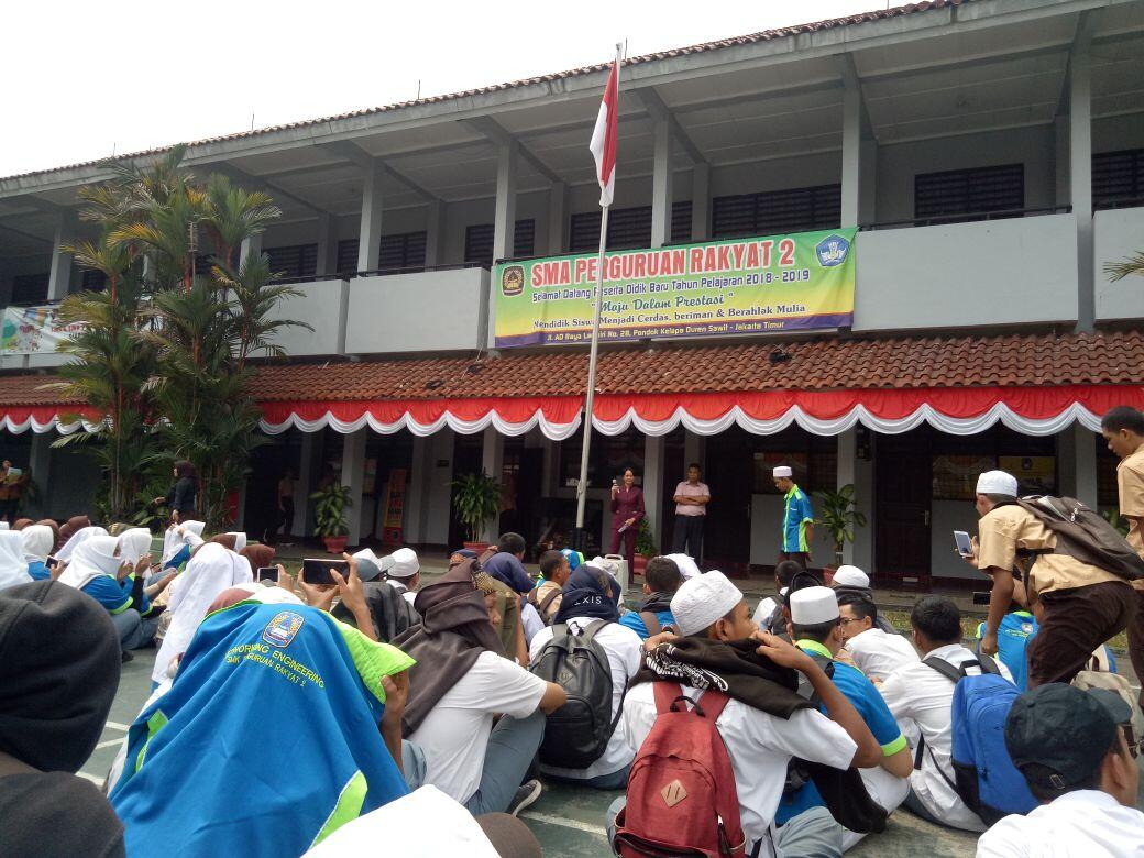 Guru keluar Ratusan Siswa dan Siswi Menangis Hingga Demo Berjilid-Jilid
