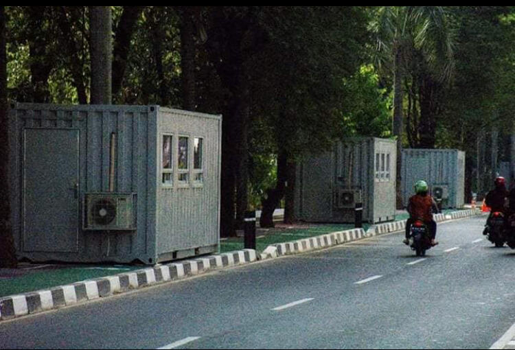 BERITA FOTO: Konter Tiket Asian Games Rampas Hak Pejalan Kaki