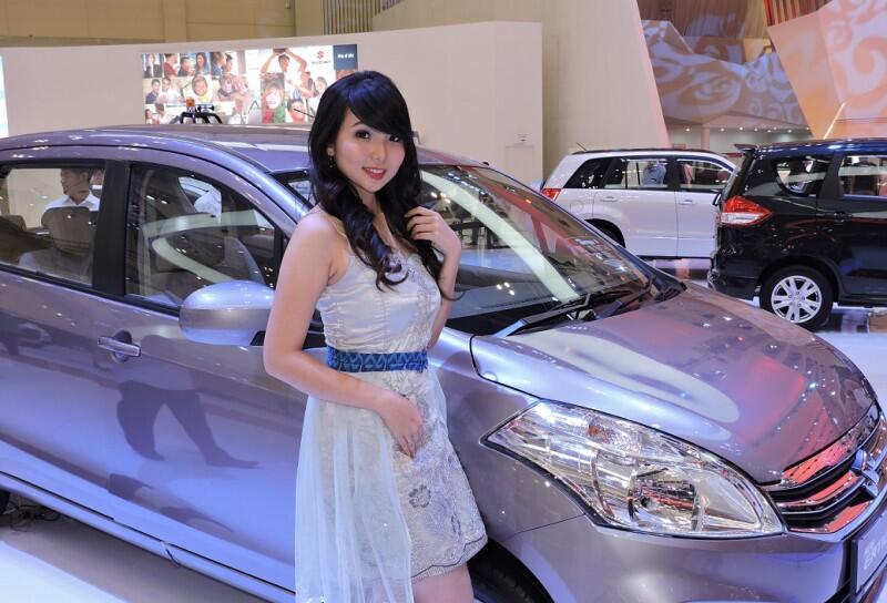 WOW! Mengulik BAYARAN Fantastis "SPG CANTIK" Di Pameran GIIAS 2018 Gan! +PIC
