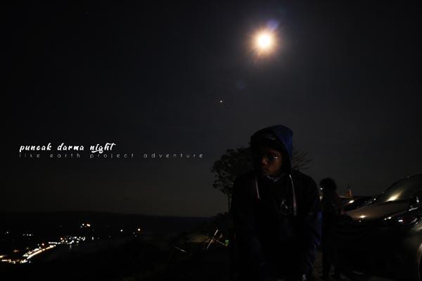 Kegelapan malam dan keindahannya - puncak darma