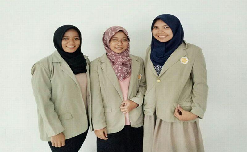 #IniIndonesiaku BANGGA! 3 Mahasiswi UGM Hasilkan Obat Kanker Dari Ekstrak Kaki seribu