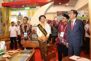 Tas Anyaman Ngawi Telah Go Internasional #IniIndonesiaku