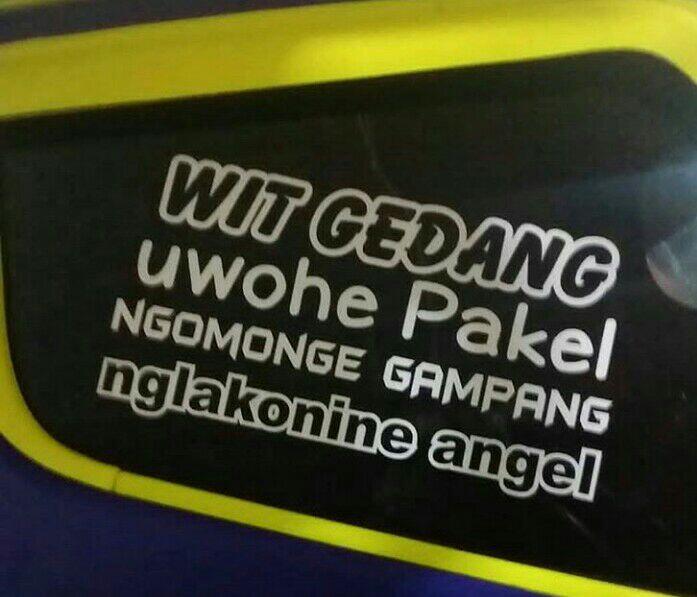 Bokong Truk Memang Menggoda..