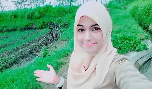 5 Keuntungan Pacaran Dengan Seseorang Yang Berprofesi Sebagai Guru