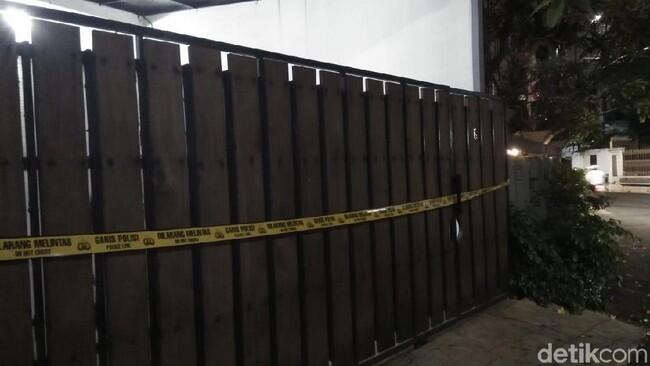 Dilempar Molotov, Rumah Kapitra Dipasang Garis Polisi