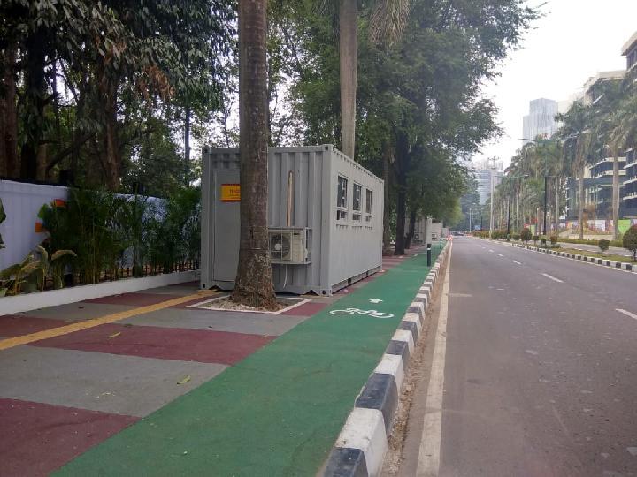 Jalur Sepeda Aman, Kontainer Tiket Halangi Garis Disabilitas