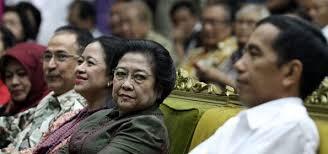 Ditanya Deklarasi Cawapres, Lengan Jokowi Keburu Ditarik Megawati
