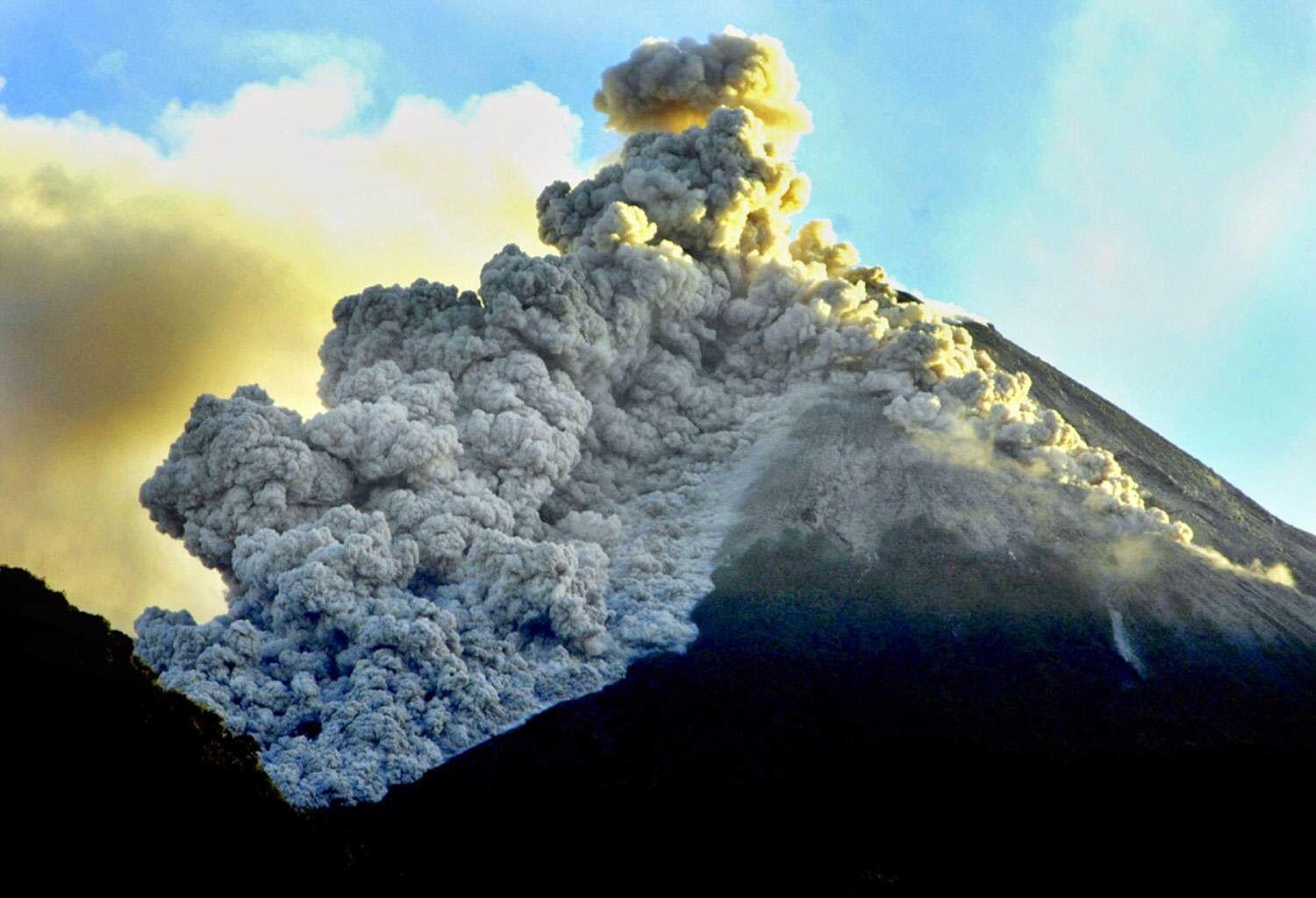8 Gunung Berapi Paling Berbahaya di Dunia Saat Ini Menurut Amatan Ahli