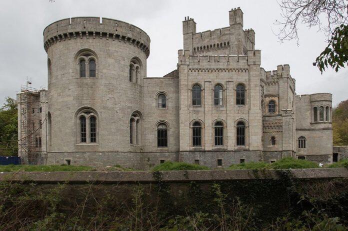 Kastil Riverrun House of Tuly di Film Serial Game of Thrones Dijual! GanSis Tertarik?