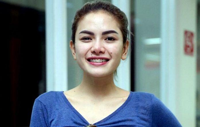Tidak Hanya Sexi, Ternyata Nikita Mirzani Juga Punya Kepekaan Sosial Yang Tinggi