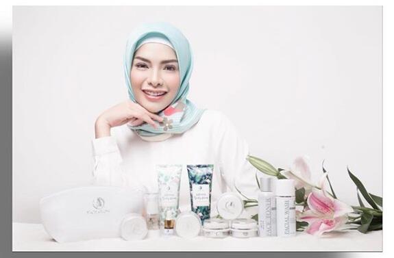 Tidak Hanya Sexi, Ternyata Nikita Mirzani Juga Punya Kepekaan Sosial Yang Tinggi