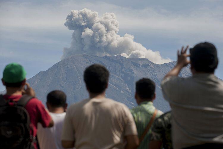 Kementerian ESDM: Frekuensi Letusan Gunung Agung Menurun Drastis