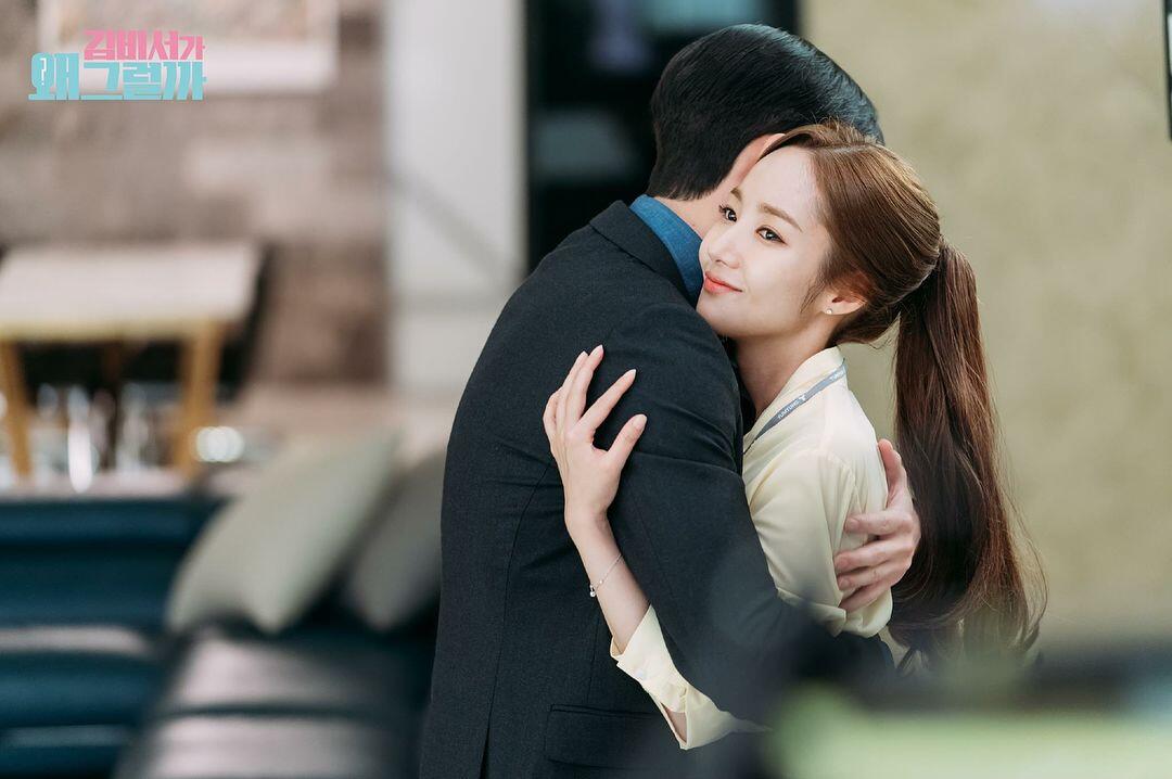 Terlalu So Sweet, 4 Zodiak Ini Suka Mengumbar Kemesraan di Depan Umum