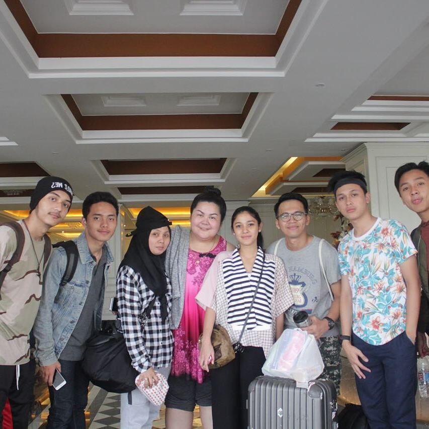 10 Potret Keseruan Naysila Mirdad di Balik Film ‘Kasinem is Coming’