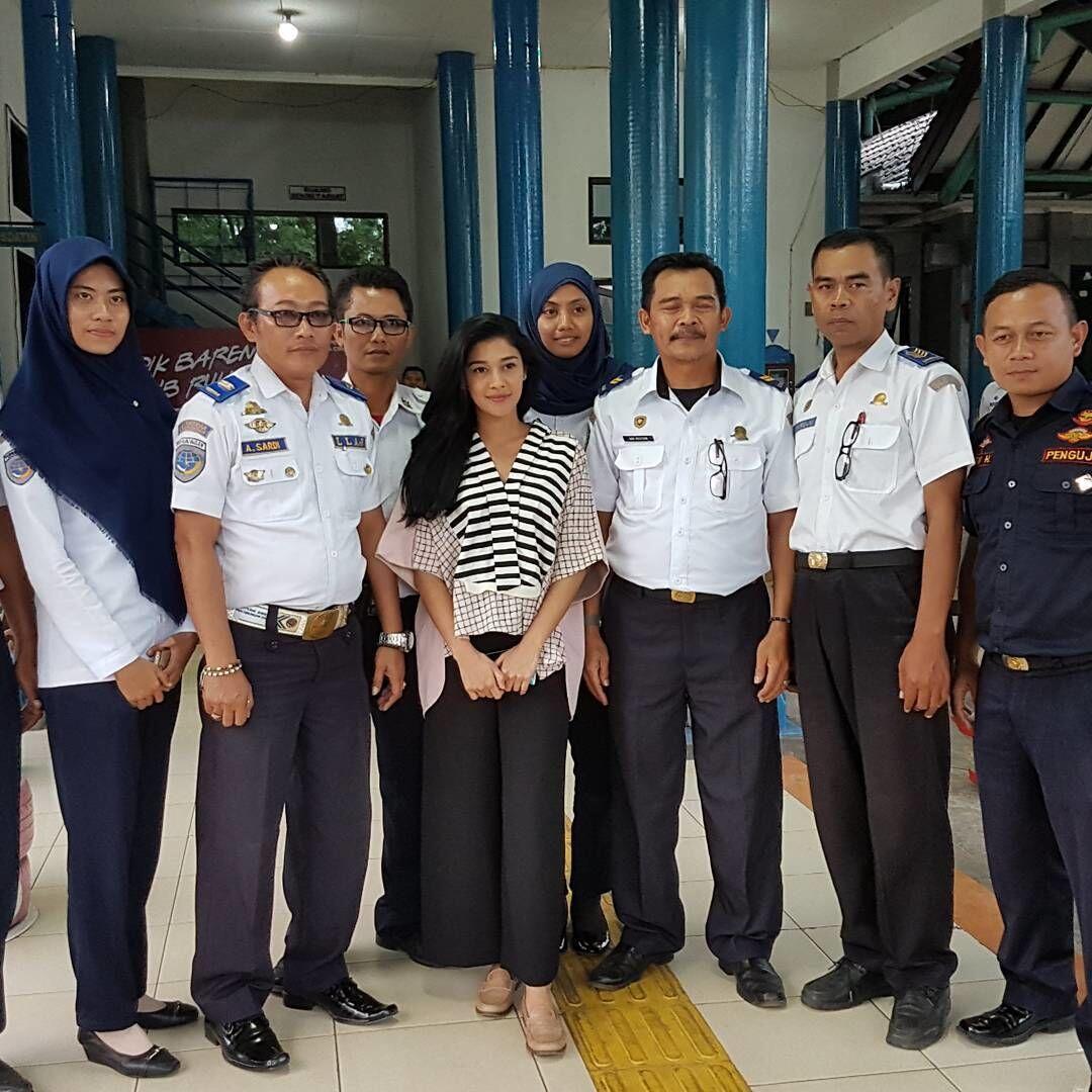 10 Potret Keseruan Naysila Mirdad di Balik Film ‘Kasinem is Coming’