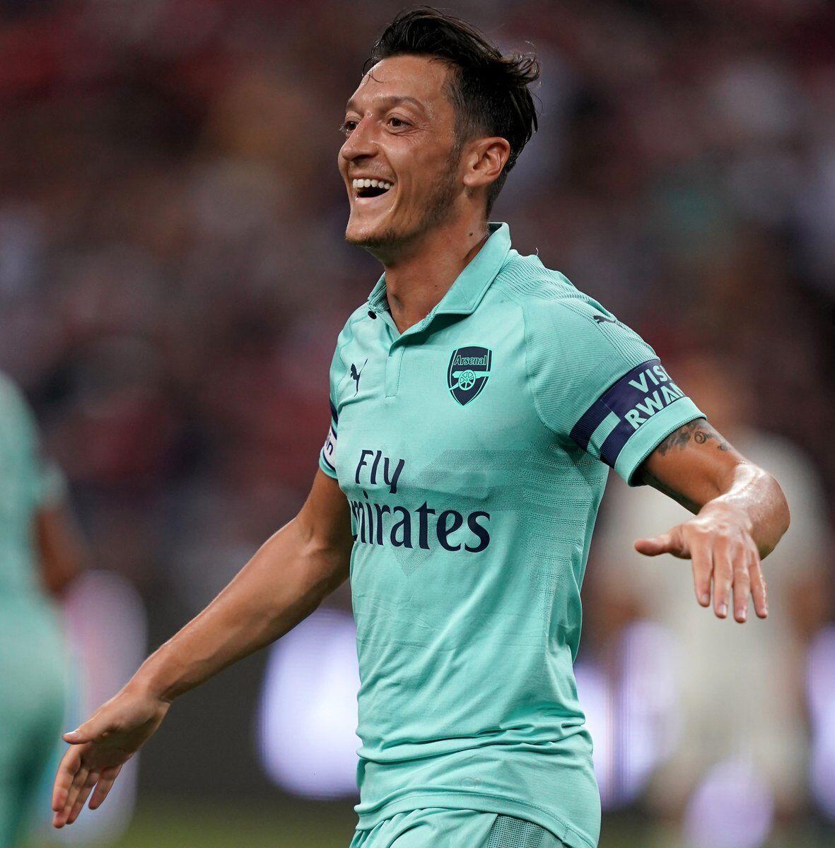 Punya Kesan Mendalam dengan Indonesia, Ozil Doakan Korban Gempa Lombok