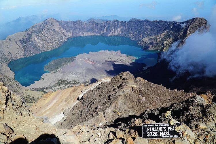 5 Mitos Mistis Gunung Rinjani, Pusat Terjadinya Gempa Lombok