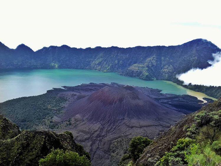 5 Mitos Mistis Gunung Rinjani, Pusat Terjadinya Gempa Lombok