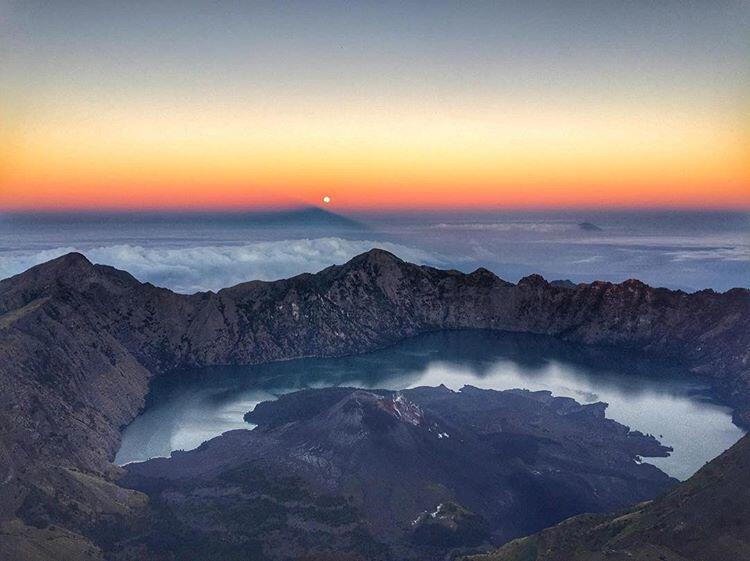 5 Mitos Mistis Gunung Rinjani, Pusat Terjadinya Gempa Lombok
