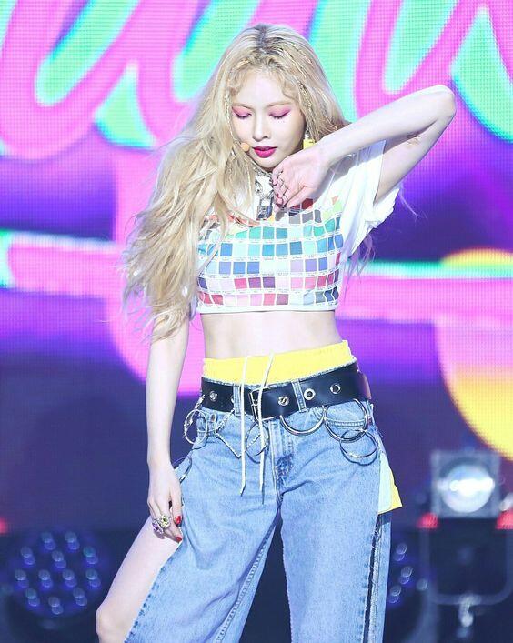 Adu Gaya Ratu Musim Panas Kim Hyuna dan Hyolyn, Siapa yang Lebih Kece?