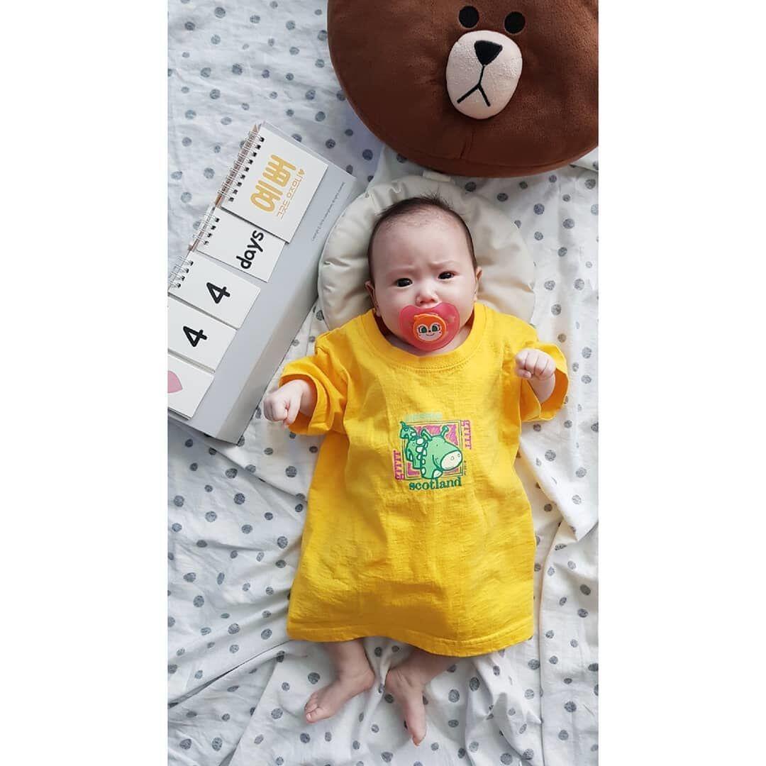 7 Idol KPop yang Sayang Keponakan, Suami Material Nih!