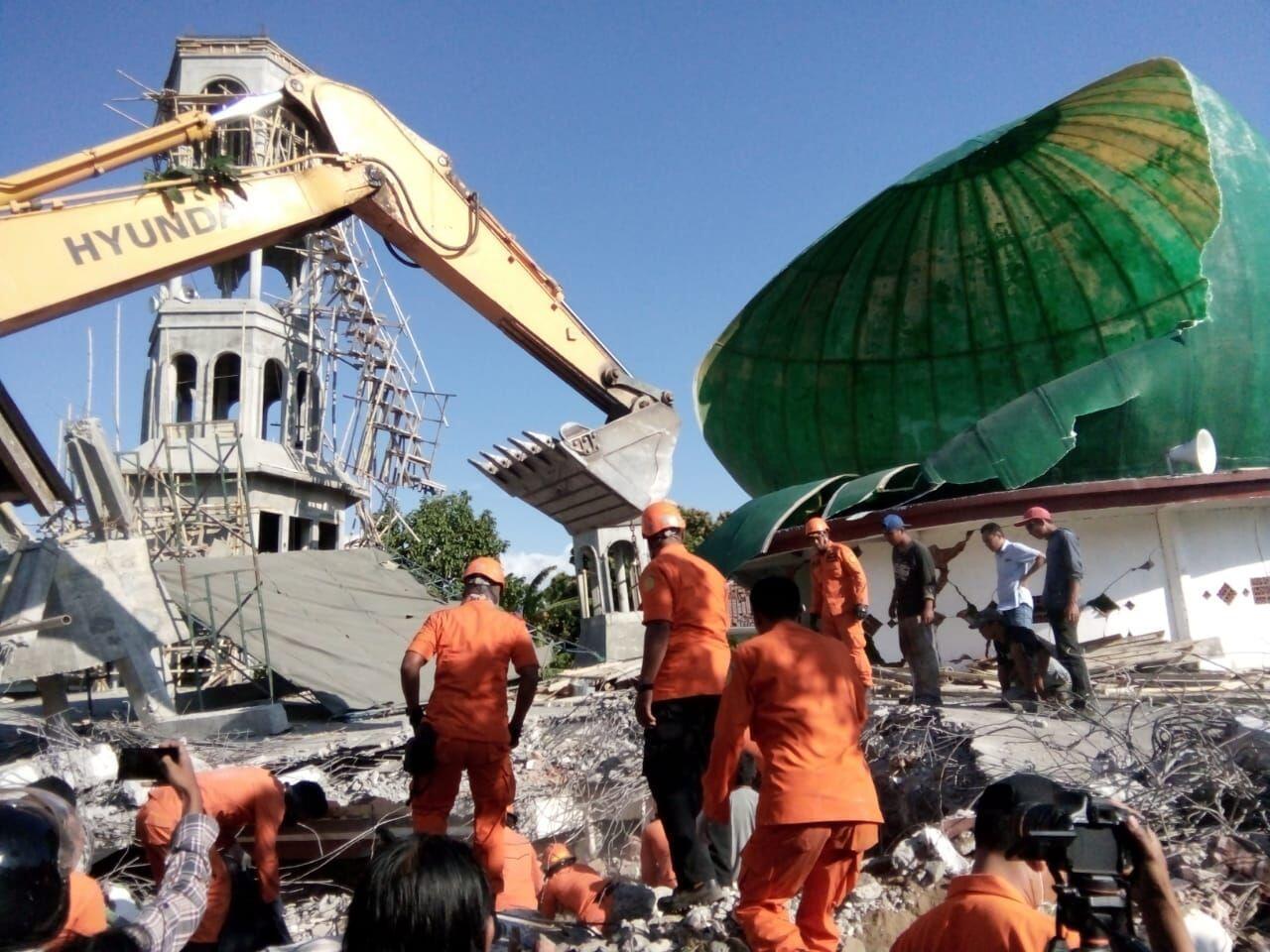 Masjid Rata dengan Tanah, Diduga Masih Ada Korban Tertimbun