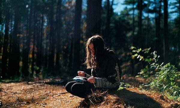 Gak Sulit, Ini 12 Cara Menunjukkan Kepedulianmu pada Para Introvert