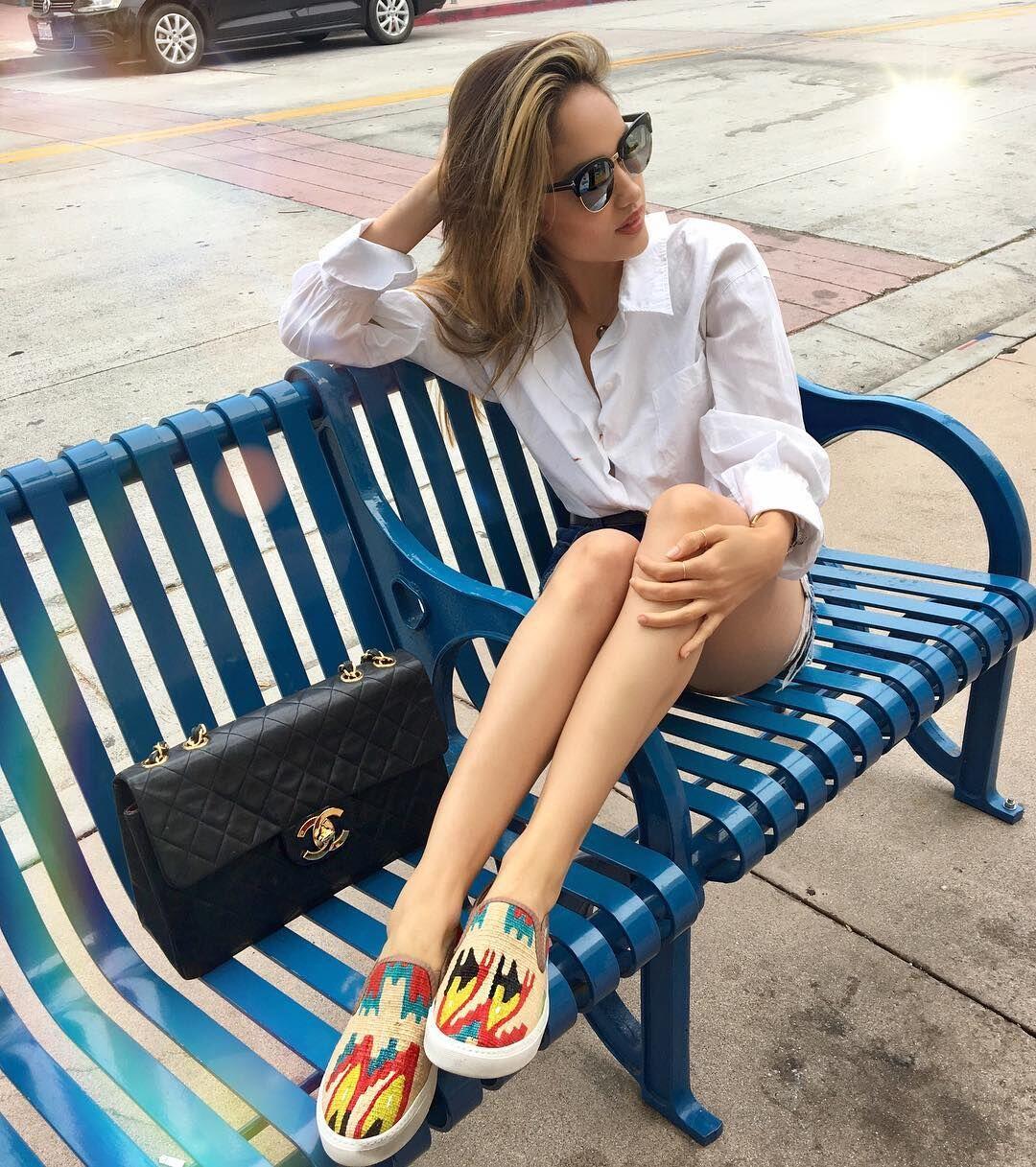Dari Sporty hingga Casual, Gaya Cinta Laura Bisa Jadi Kiblat Fashion!