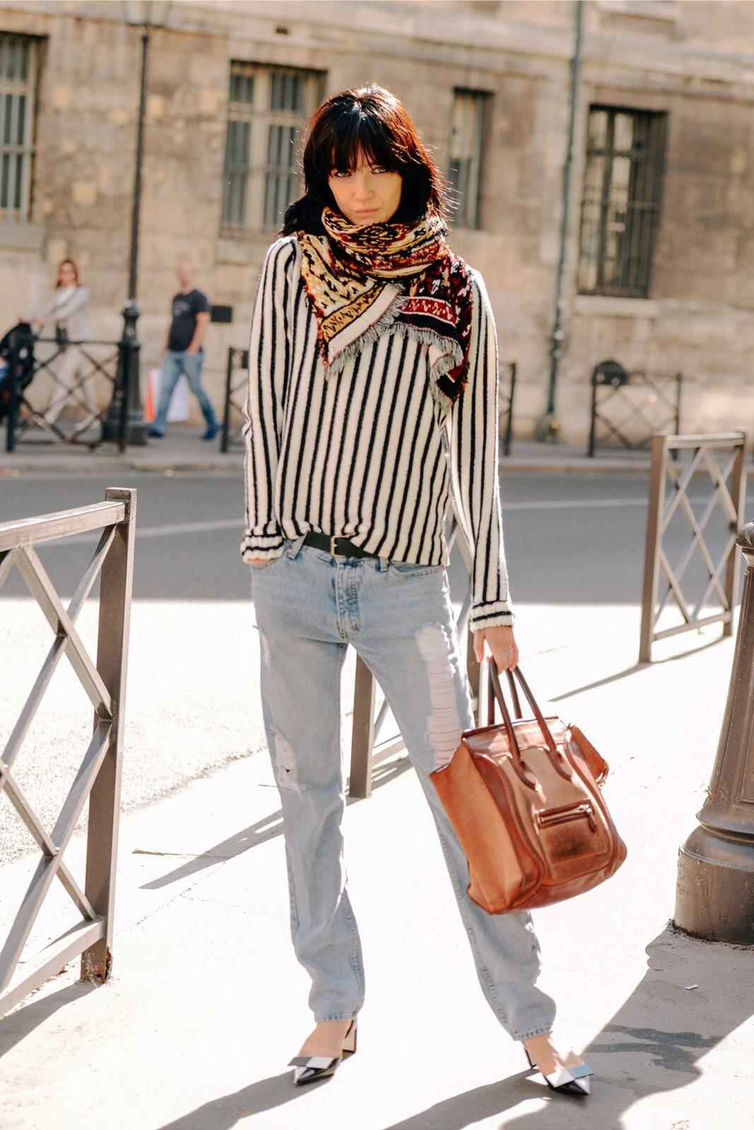 10 Mix & Match Kemeja Stripes, Gak Bingung Lagi Deh Kalau Mau Kuliah!