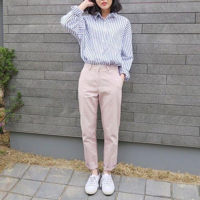 10 Mix & Match Kemeja Stripes, Gak Bingung Lagi Deh Kalau Mau Kuliah!