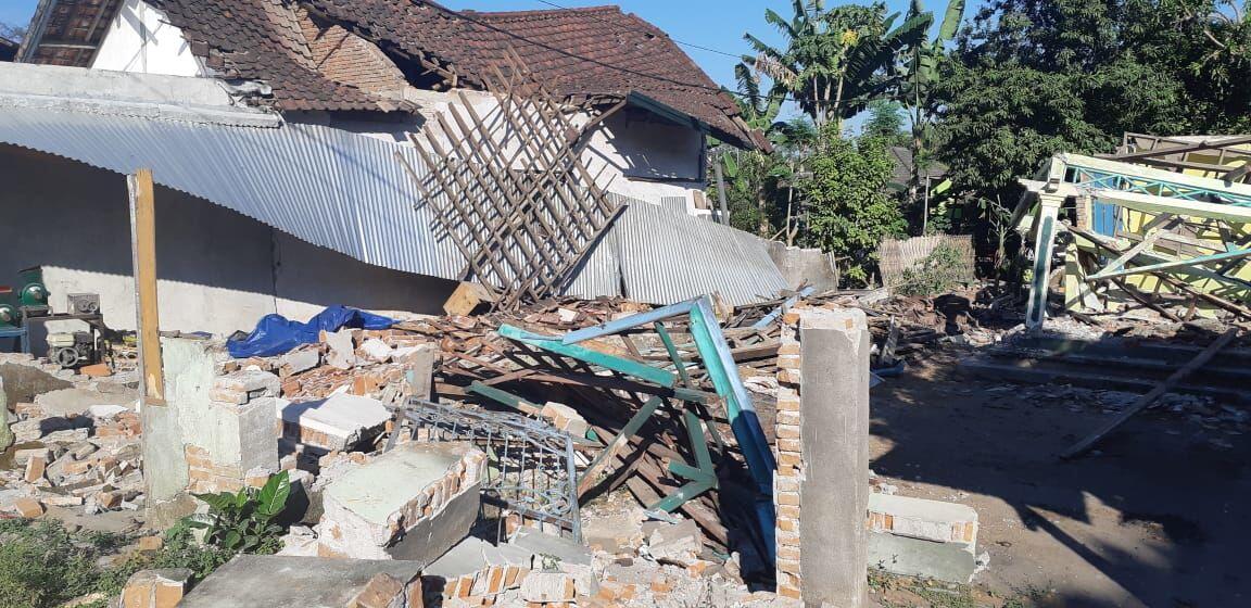 Belum Ada Bantuan, Pengungsi Lombok Barat Makan Berlauk Sambal