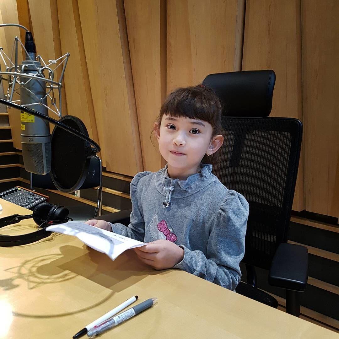 8 Potret Manisnya Evelyn Douma, Adik Somi Eks IOI yang Gemesin Banget!