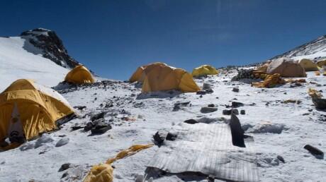 14 Ribu Kilogram Kotoran Manusia Diangkut dari Gunung Everest
