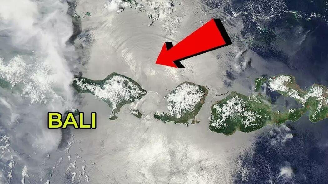 Kita Dipantau Oleh NASA?inilah penampakan dari atas Pulau Bali Menunjukkan Sesuatu!! 