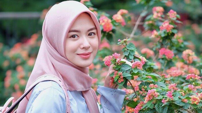 Kenalan yuk sama 3 cewe yang manis nya kebangetan ;)