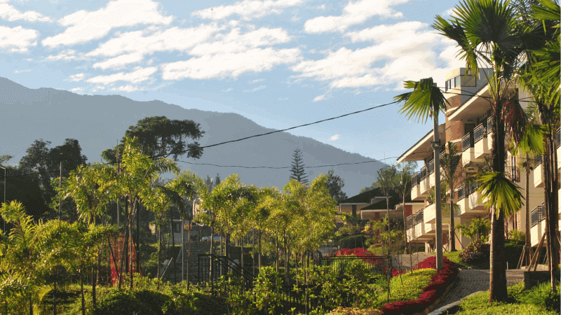 Hotel Bernuansa Alam di Pancawati