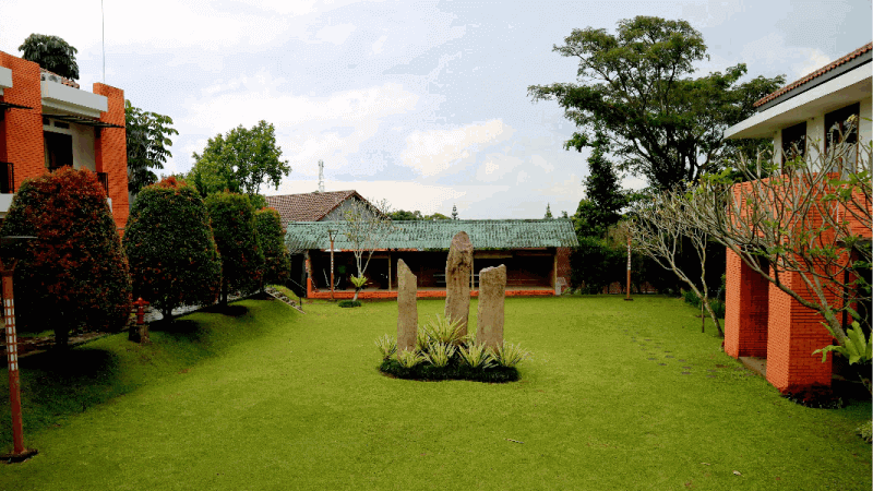 Hotel Bernuansa Alam di Pancawati