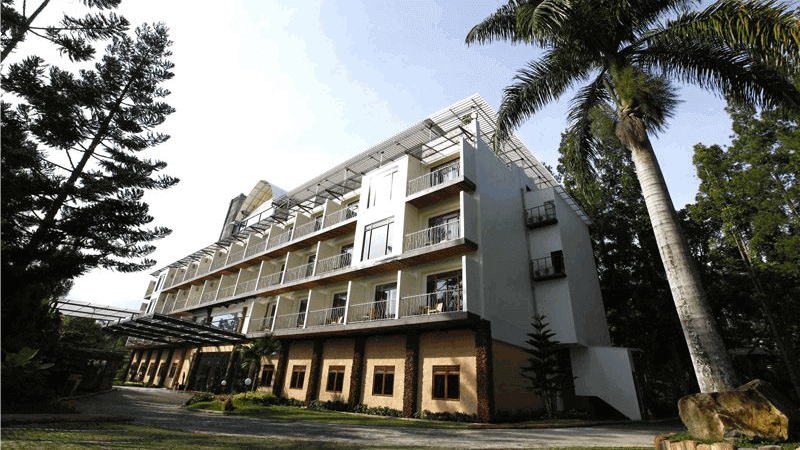 Hotel Bernuansa Alam di Pancawati