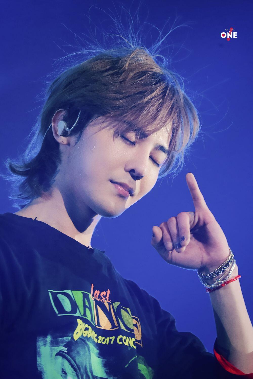 11 Idol KPop Ini Bikin Fans Pangling dengan Gaya Rambut 'Mullet'