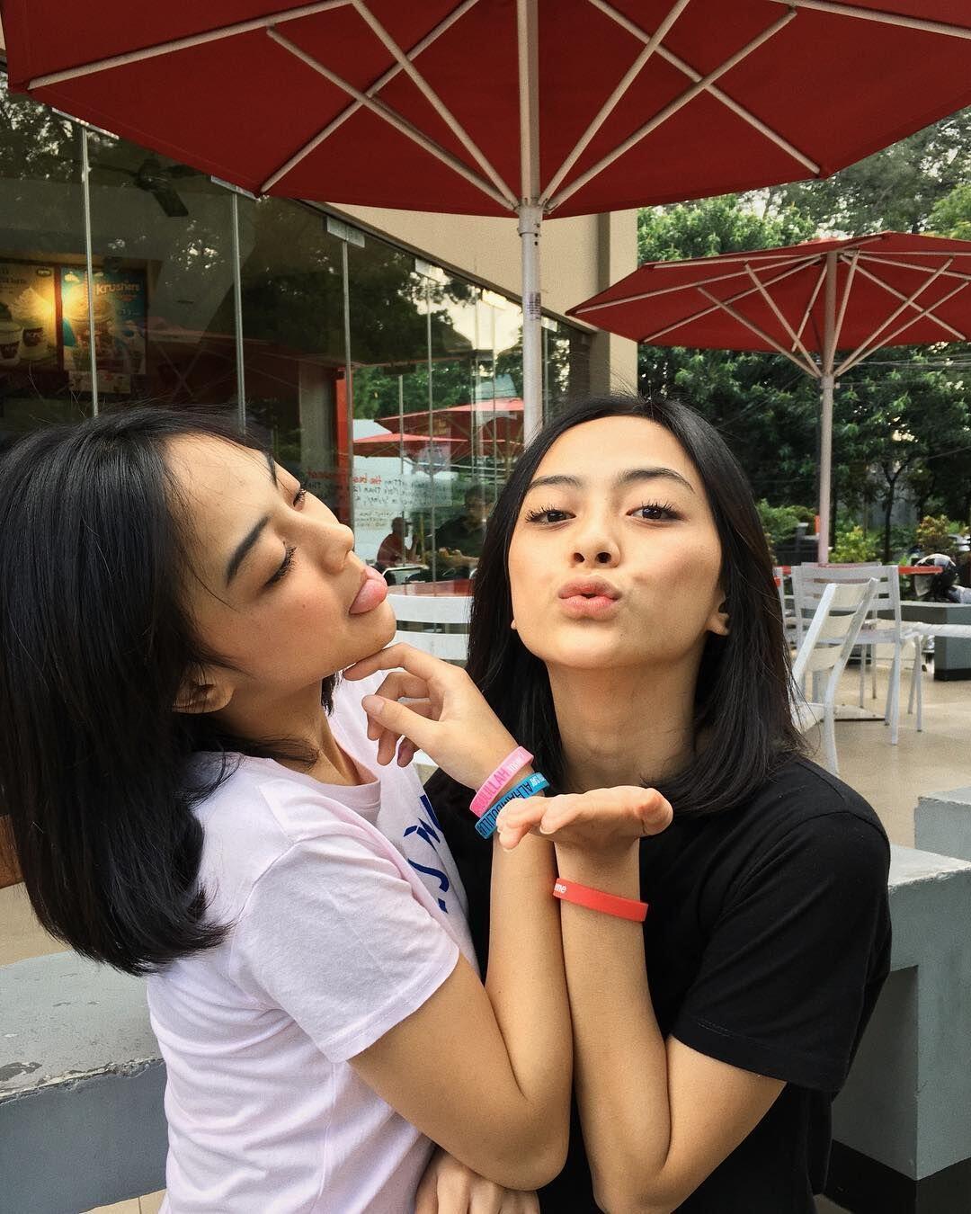 Si Kembar Cantik, Yuk Intip 8 Potret Kebersamaan Azaria dan Azalia!