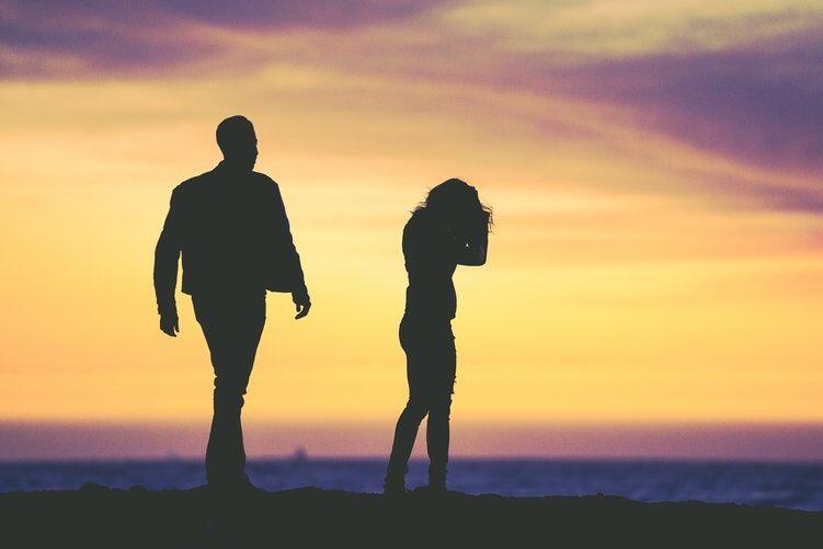 Catat! Ini 5 Alasan Jatuh Cinta dengan Sahabat Itu Menyakitkan