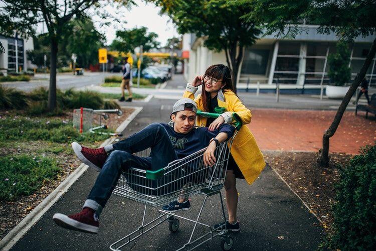 Catat! Ini 5 Alasan Jatuh Cinta dengan Sahabat Itu Menyakitkan