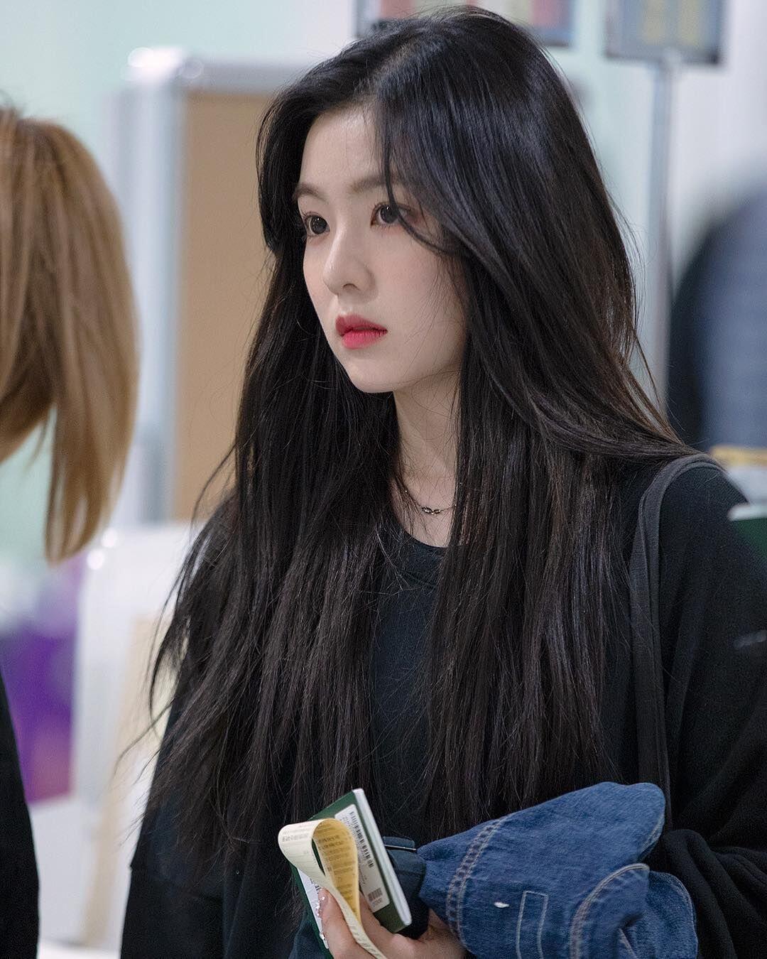 Jadi Leader Teladan, Ini 7 Potret Transformasi Irene Sejak Predebut!