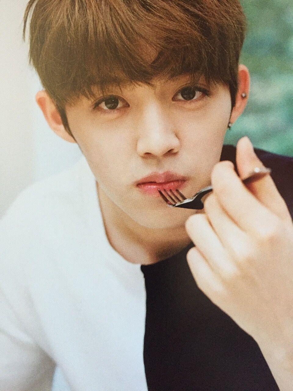 10 Potret S.Coups, Leader Seventeen yang Menawan