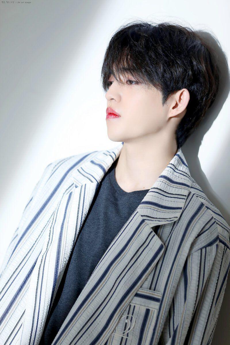 10 Potret S.Coups, Leader Seventeen yang Menawan