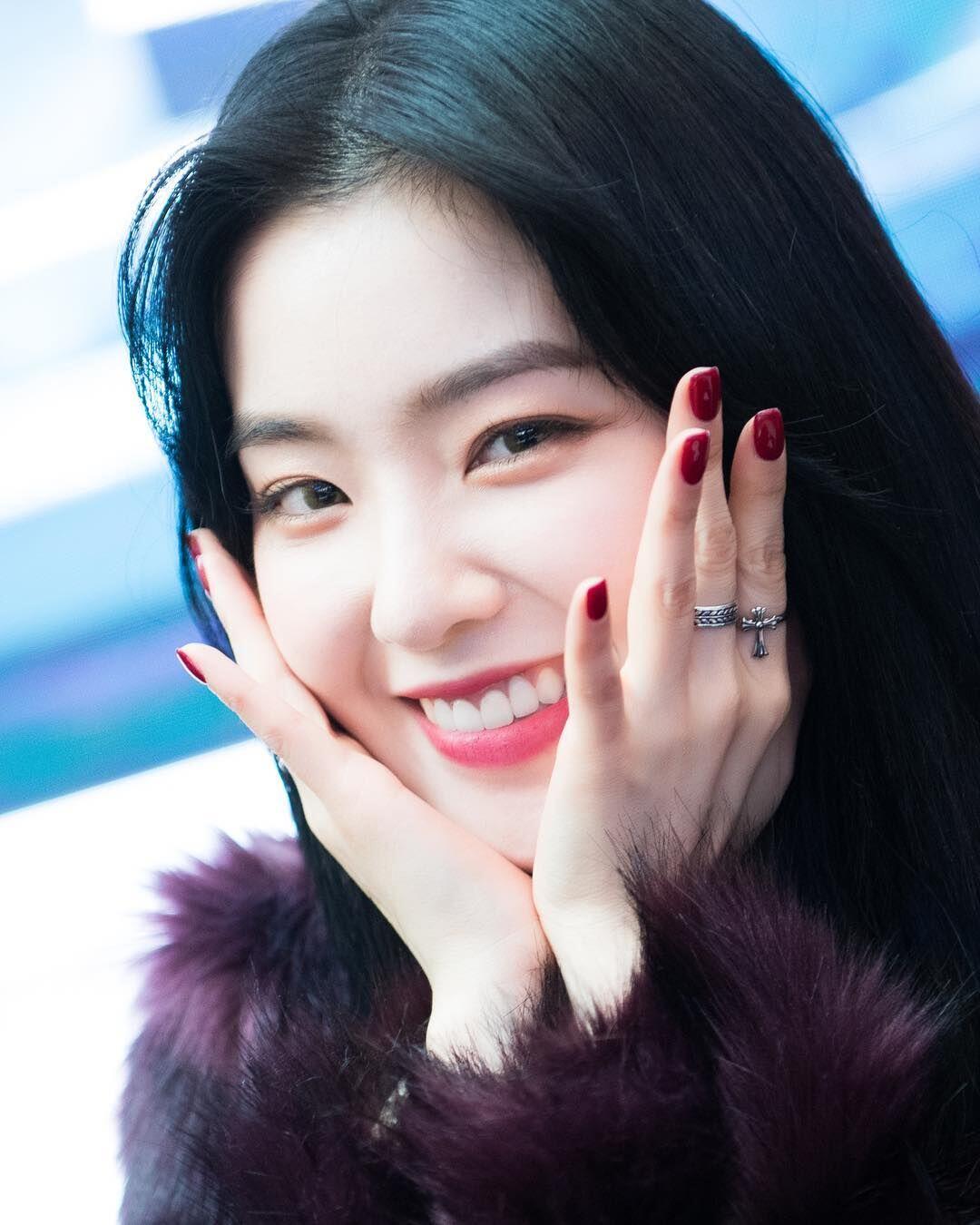 Jadi Leader Teladan, Ini 7 Potret Transformasi Irene Sejak Predebut!