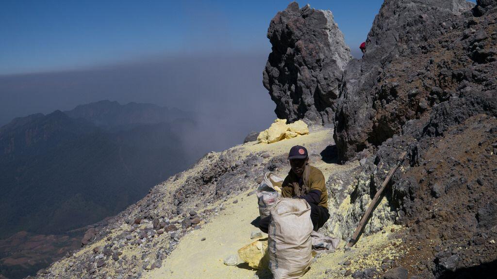 18 Gunung Paling Indah di Pulau Jawa, bak Kepingan Surga Dunia
